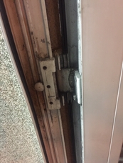 Ремонт вікон Київ, регулювання дверей заміна петель S-94