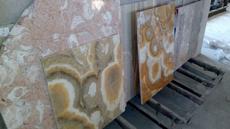 Мармур і онікс виразні. Реалізуємо слябів і плитку