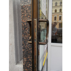 Заміна дверної фурнітури Київ, переробка вікон з поворотних 