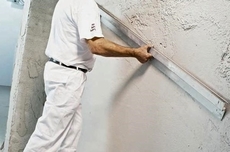 Вирівнювання стін стель