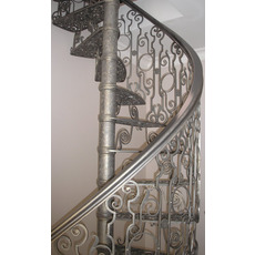 Дизайн та виготовлення кованих перил, сходів