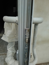 Регулювання, заміна та продаж фурнітури в алюмінієвих дверях