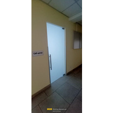 Скляні двері під замовлення